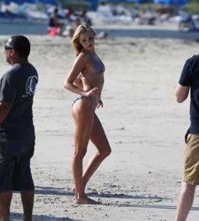 Elsa Hosk feet photo thumbnail