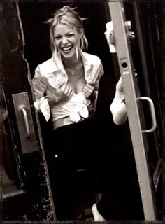 Gwyneth Paltrow feet photo thumbnail