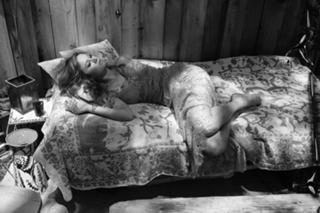 Brie Larson feet photo thumbnail