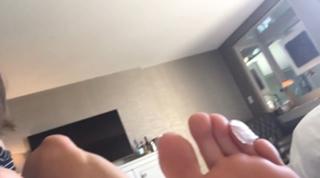 Maisie Williams feet photo thumbnail