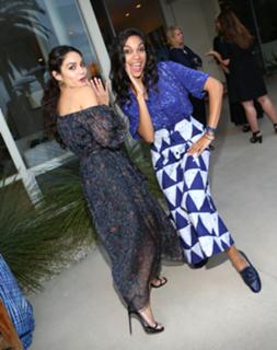 Vanessa Hudgens feet photo thumbnail