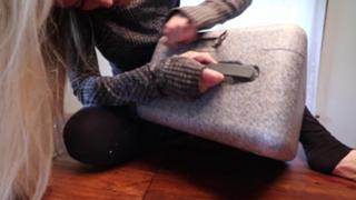 Justine Ezarik feet photo thumbnail