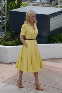 Kirsten Dunst feet photo thumbnail
