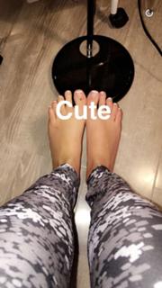 Charlotte Crosby feet photo thumbnail