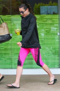 Lea Michele feet photo thumbnail