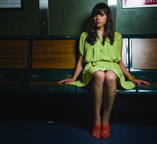 Aubrey Plaza feet photo thumbnail