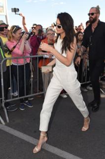Kendall Jenner feet photo thumbnail