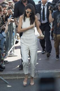 Kendall Jenner feet photo thumbnail