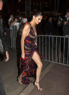 Kendall Jenner feet photo thumbnail