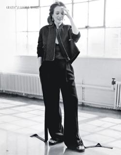 Julianne Moore feet photo thumbnail