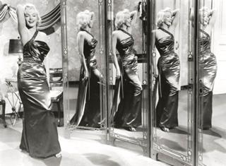 Marilyn Monroe feet photo thumbnail
