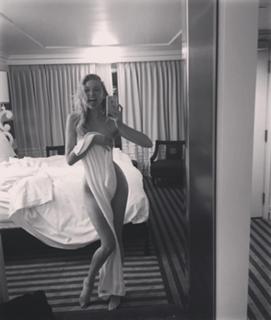 Elsa Hosk feet photo thumbnail