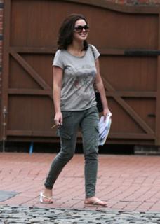 Helen Flanagan feet photo thumbnail