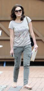 Helen Flanagan feet photo thumbnail