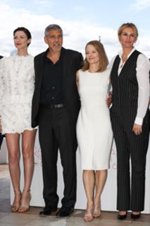Jodie Foster feet photo thumbnail