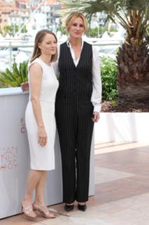 Jodie Foster feet photo thumbnail