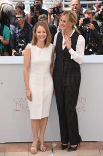 Jodie Foster feet photo thumbnail