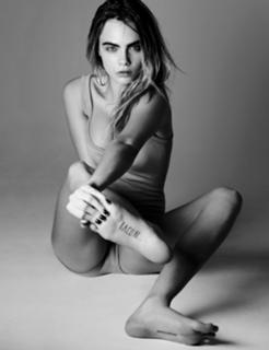 Cara Delevingne feet photo thumbnail