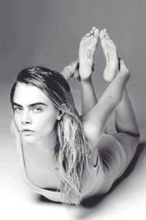 Cara Delevingne feet photo thumbnail