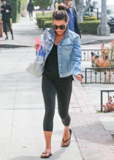Lea Michele feet photo thumbnail