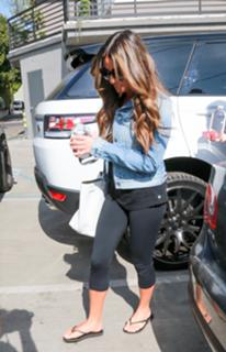 Lea Michele feet photo thumbnail