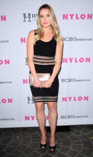 Katrina Bowden feet photo thumbnail