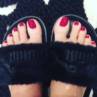 Salma Hayek feet photo thumbnail