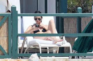 Kendall Jenner feet photo thumbnail