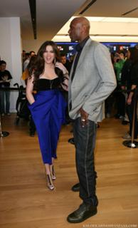 Khloé Kardashian feet photo thumbnail
