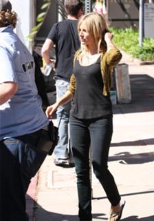 Sienna Miller feet photo thumbnail