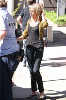 Sienna Miller feet photo thumbnail