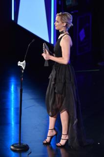 Jennifer Lawrence feet photo thumbnail