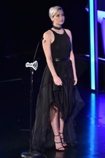 Jennifer Lawrence feet photo thumbnail