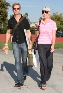 Katherine Heigl feet photo thumbnail