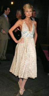 Paris Hilton feet photo thumbnail