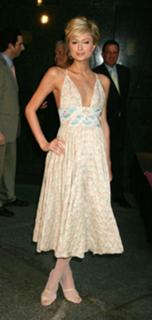 Paris Hilton feet photo thumbnail