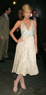 Paris Hilton feet photo thumbnail