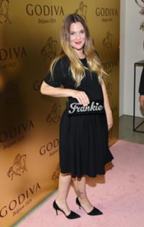 Drew Barrymore feet photo thumbnail