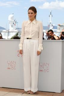 Riley Keough feet photo thumbnail
