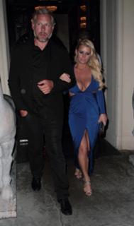 Jessica Simpson feet photo thumbnail