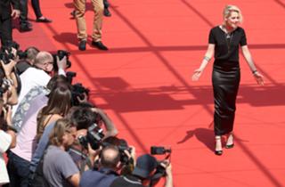 Kristen Stewart feet photo thumbnail