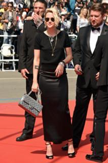 Kristen Stewart feet photo thumbnail