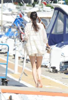 Kendall Jenner feet photo thumbnail