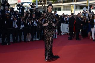 Kendall Jenner feet photo thumbnail