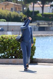 Katy Perry feet photo thumbnail