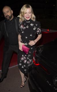 Kirsten Dunst feet photo thumbnail