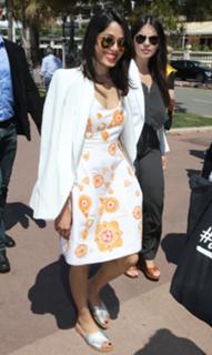 Freida Pinto feet photo thumbnail