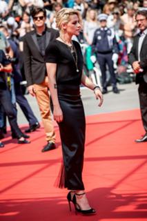 Kristen Stewart feet photo thumbnail