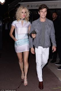 Pixie Lott feet photo thumbnail