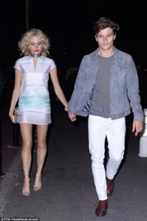 Pixie Lott feet photo thumbnail